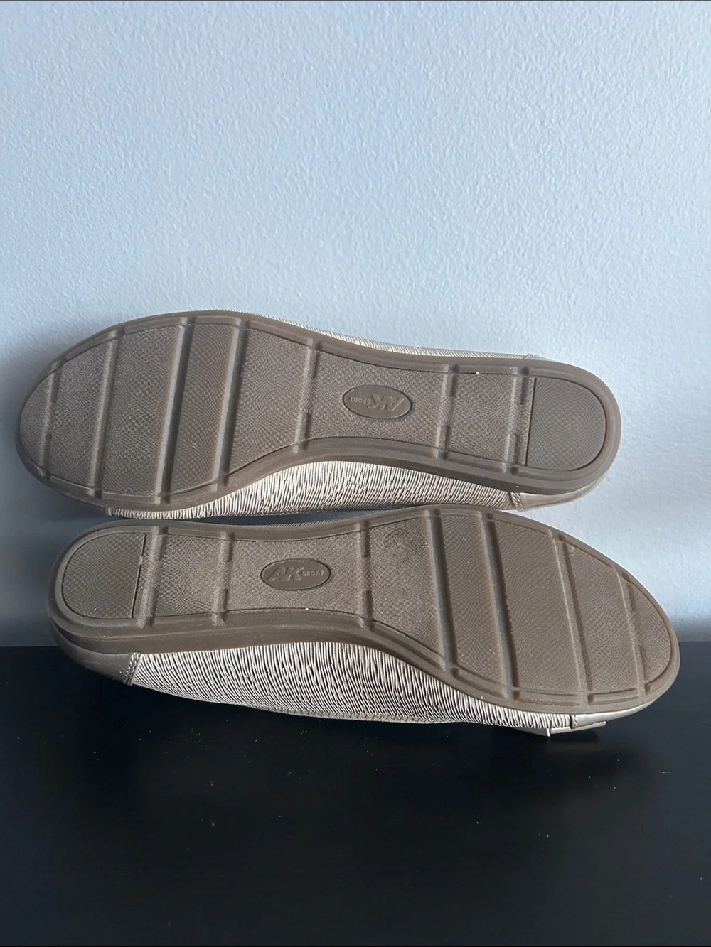 Anne Klien Sport Akalphia Metallic Gold Ballet Flats with Bow 9
